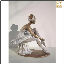 芭蕾舞女孩穿鞋雕塑 芭蕾舞女孩穿鞋雕塑